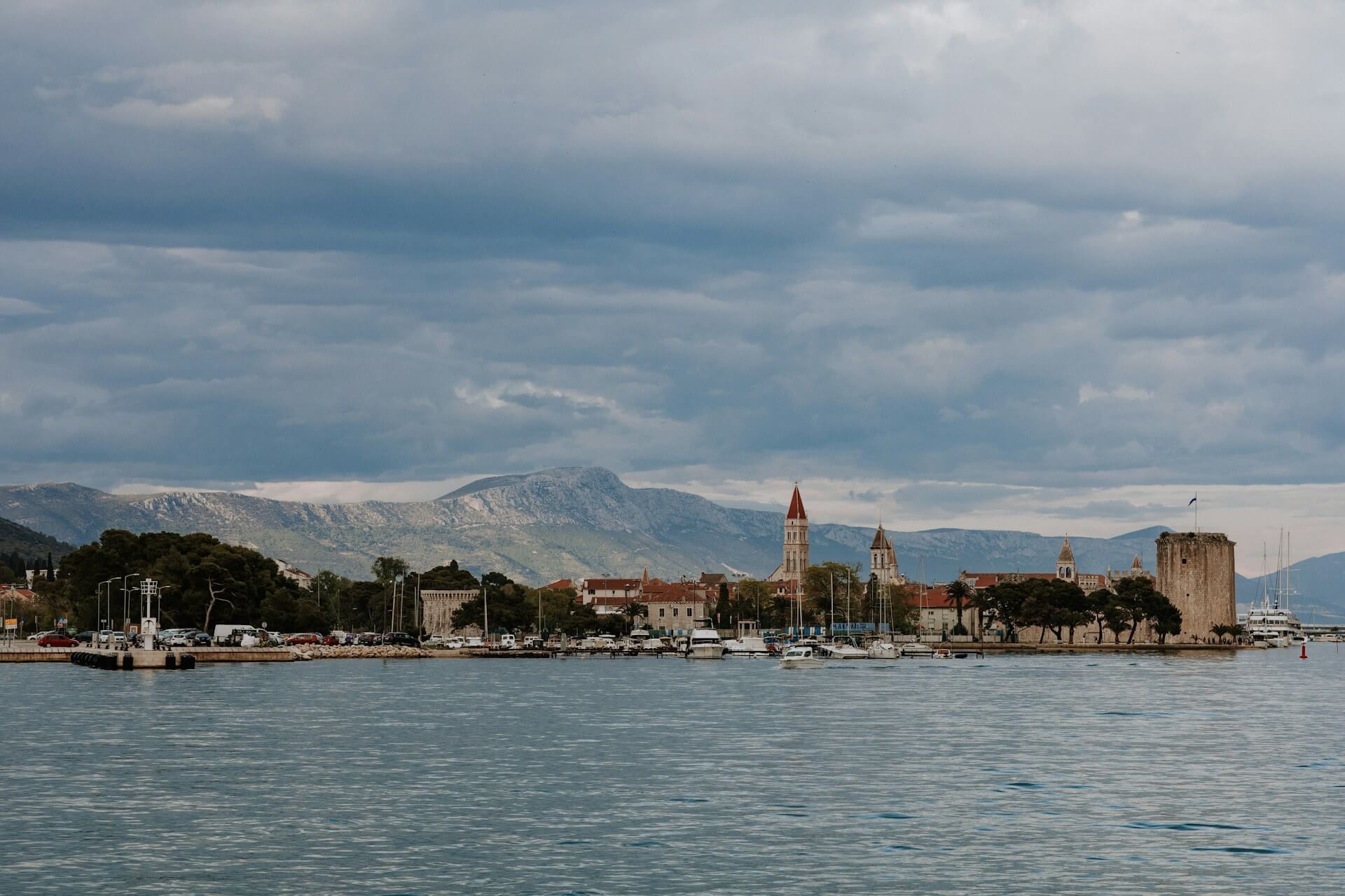 andras-vas-m6l2Hwnw90U-unsplash